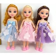 Кукла в сарафане, разные цвета, руки и ноги сгибаются  3+